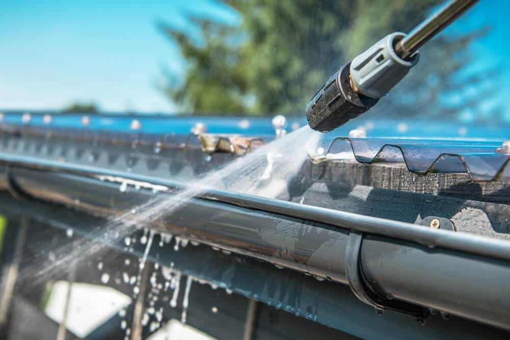 What Affects the Cost of Gutter Cleaning in the New Orleans area
