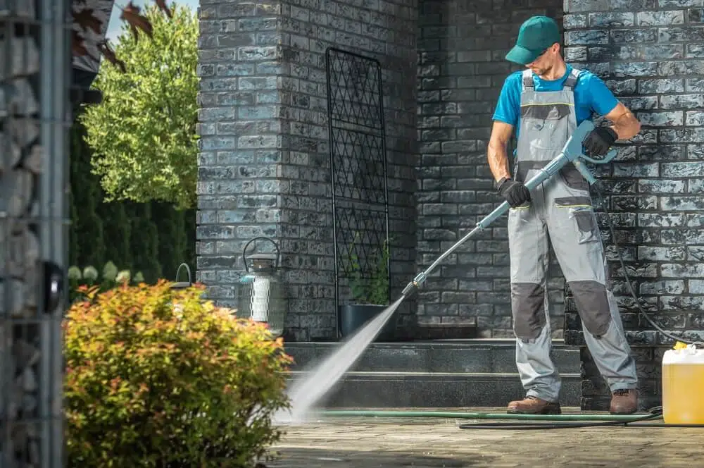 Exterior cleaning in the Kenner area
