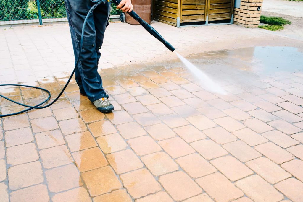 Exterior cleaning work in the New Orleans area