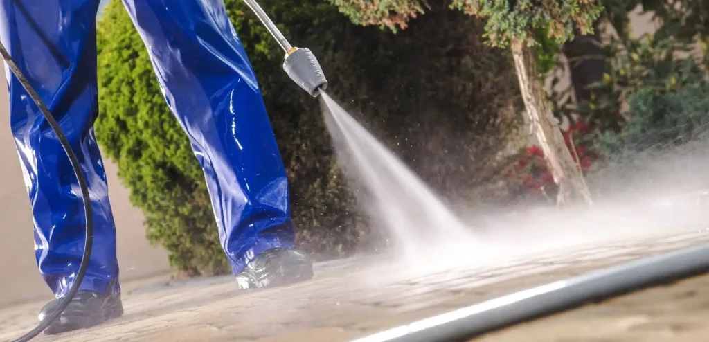 Pressure washing work in Chalmette, Louisiana