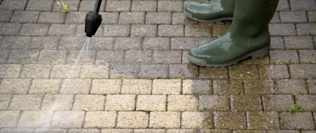 How to Clean a Concrete Driveway in the New Orleans area