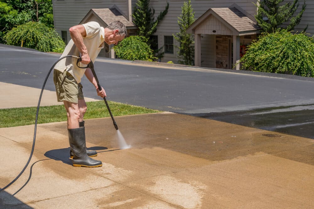 Exterior cleaning work in the New Orleans area